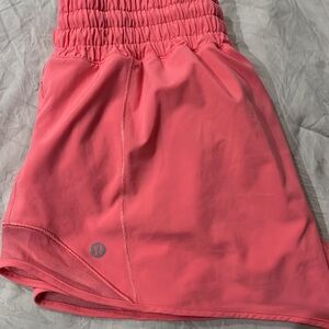 Lululemon Salmon Hotty hot shorts size 4